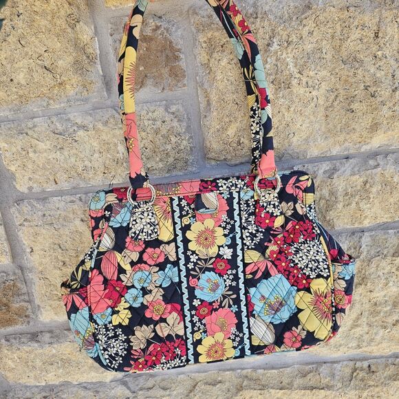 Vera Bradley Happy Snails Quilted Fabric purse Magnetic - Picture 2 of 10